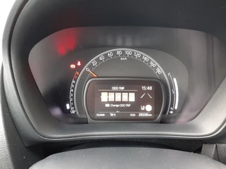Toyota Aygo X PLAY / 14