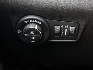 Jeep COMPASS 1.5T e-Hybrid Upland Automaat | Adaptive Cruise | Stoelverwarming/verkoeling | Camera | Leder | Parkeersensoren | BTW / 35