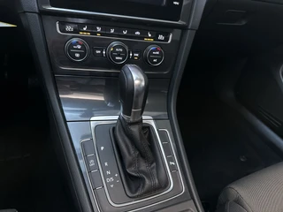 Volkswagen Golf Variant 1.0 TSI DSG Highline Business R LED Panoramadak Stoelverwarming Navigatie Parkeersensoren / 21