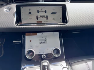 Land Rover Range Rover Evoque 1.5 P300E S AWD R-Design Panoramadak Camera Stoelverwarming Carplay Meridian / 42