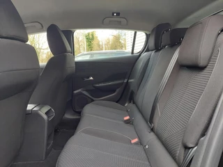 Peugeot 308 1.6 Plug-in Hybrid 180 Active Pack Business / 26