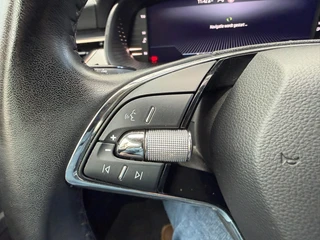 Škoda Kamiq 1.0 TSI Business Edition  Airco-Ecc/Alu wielen/Mistl./Navigatie / 24