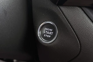Opel Grandland 1.6 Turbo Plug-In Hybrid 4x4 Ultimate 300 PK Afneembare Trekhaak Stoel-Stuurverwarming / 36