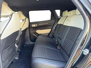 Kia EV4 Hatchback GT-Line Business Edition 81.4 kWh | Direct beschikbaar | Stoel-Stuur verwarming | Draadloos Apple Carplay - Android Auto | GT-Line Exterieur en Interieur Details | Kia Leiderdorp 071 760 06 00 / 26