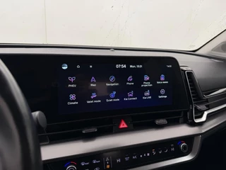 Kia Sportage 1.6 T-GDi Plug-in Hybrid AWD DynamicLine | Automaat | Adaptive cruise | Stoel & stuurverwarming | CarPlay | Camera / 19