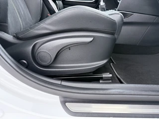 Kia ProCeed 1.0 T-GDi GT-Line  - Panorama dak - Elektrische Achterklep - Cruise Control - Navigatie - Climate Control - - Fabrieksgarantie tot 10-2030 / 42