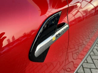 Renault Captur 1.3 TCe 160 EDC R.S. Line  | Automaat | All Seasons | Navigatie | Groot Scherm | Achteruitrijcamera + Parkeersensoren | Draadloze Telefoonlader | Climate Control | Luxe Pook | Apple CarPlay/Android Auto / 14