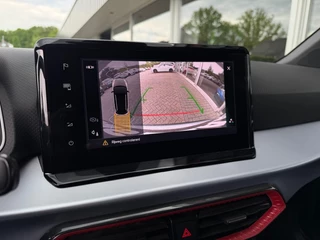 SEAT Arona 1.5 TSI FR Launch Edition 150PK Automaat Camera Sportstoelen Navi Apple Carplay Android Auto / 9