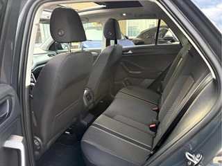 Volkswagen T-Roc 1.5 TSI Style Business  Panoramadak, Stoelverwarming, App Connect / 6