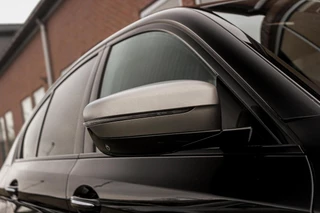 BMW 5-serie M550d xDrive High Executive | 2e eigenaar | Driving Assistant Plus | Innovation pakket | Stoelverwarming & -ventilatie | Stuurverwarming | Harman-kardon | 360 camera / 61