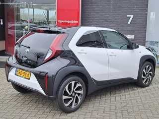 Toyota Aygo X PULSE 5-DEURS CAMERA CLIMA 17"LMV PRIVACY-GLASS LED DAB+ NL-AUTO / 5
