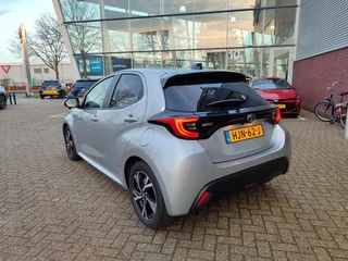 Toyota Yaris Hybrid 115 DYNAMIC STOEL/STUURVERW PARK-SENSOREN BLIND SPOT CAMERA KEYLESS 16'' LM-VELGEN CAMERA NAVI CLIMA AD-CRUISE APPLE/ANDROID / 4