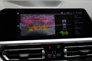 BMW 4 Serie Gran Coupé 420i High Executive M Sport Pakket Automaat  / Live Cockpit Professional / Schuif-/kanteldak / Leder / DAB / Stoelverwarming / 19 Inch / Shadow Line / Active Cruise Control / LED / M Sportremsysteem / Achteruitrijcamera / Extra Getint Glas / 25