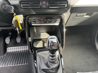 Citroen C3 1.2 Turbo 100pk Max | Apple Carplay/Android Auto | Achteruit rijcamera | Voorstoelen verwarmd | lichtmetalen velgen 17" | elektrische ramen voor / 21
