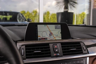 BMW 3-serie 316i Executive | Luxury Line | Sportstuur | Cruise control | Sportstoelen | Stoelverwarming | Climate control | Navigatie | Bluetooth | Regensensor | Lichtpakket | 18 inch | PDC / 24