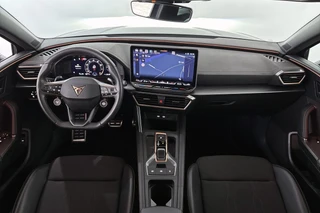 CUPRA Leon Sportstourer 1.5 TSI e-Hybrid Business Facelift Stuur/Stoelverwarming Camera / 8