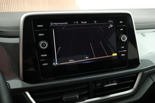 Volkswagen T-Roc 1.5 TSI 150pk DSG Style Trekhaak Camera Stoelverwarming Massage Virtual Cockpit Navigatie / 21