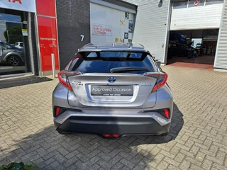 Toyota C-HR 1.8 Hybrid Dynamic / 7