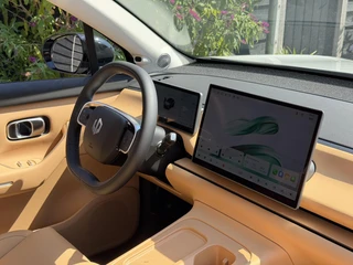 Leapmotor C10 Design REEV 28.4 kWh 218PK Automaat Navigatie, Camera 360, Lichtmetalen velgen, Elektrische Achterklep, Kunstlederen bekleding, Stoel Verwarming & Ventilatie / 18