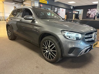 Mercedes-Benz GLC-klasse 300e 4MATIC Premium Plus / trekhaak / sfeer verlichting / panorama-dak / virtual / 6