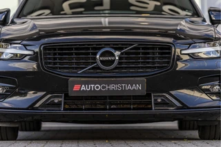 Volvo V60 2.0 B4 Momentum Business  | Pano | Harman Kardon | / 19