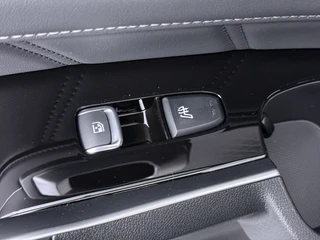 Kia Sorento 1.6 T-GDi Plug-in Hybrid 4WD ExecutiveLine 7p  - Stoelverwarming/Ventilatie - Panoramadak met schuif-/kantelfunctie - Massagestoelen - 360 Camera - Fabrieksgarantie t/m 2033 / 35