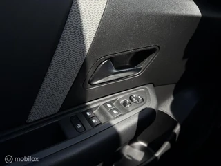 Citroen C4 1.2 PureTech Feel|Automaat|Carplay|Camera|Stoelverwarming|Stuurverwarming| / 29