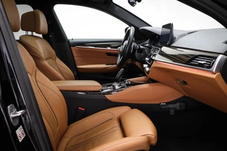 BMW 5-serie Touring 540i xDrive M-Sport | Facelift | PANORAMADAK | 360 CAMERA | TREKHAAK / 4