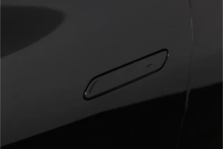 Kia EV6 Light Edition 63 kWh - SOH 99,7%  - Navigatie - Adaptive Cruise Control - Stoel/Stuur verwarming - Apple Carplay/Android Auto - Fabrieksgarantie tot 02-2032 / 17