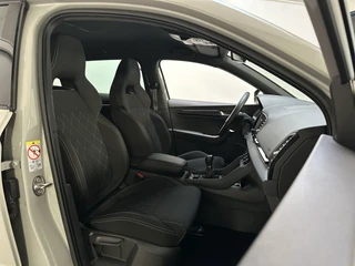 Skoda Karoq 1.5 TSI 150pk ACT Sportline Business Camera Stoelverwarming Sfeerverlichting / 6