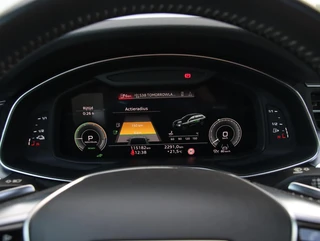 Audi A6 Avant 55 TFSI e quattro Competition | SOH 89% | Panoramadak / 47