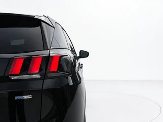 Peugeot 3008 1.2 PureTech Allure / 29
