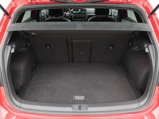 Volkswagen Golf 2.0 TSi GTi 290 Pk TCR | Panorama Dak | Adaptive Cruise | Camera | Stoelverwarming | 18 inch | 90.438 km!! / 35