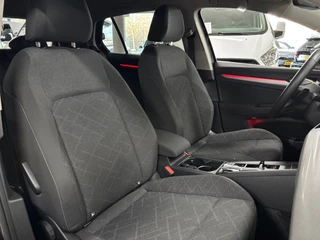Volkswagen Golf 1.0 eTSI Life / NL-auto, Automaat, 52.679KM / 13