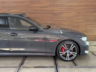 BMW 3-serie Touring 330e M-Sport Pro | LCI | Dravitgrau | 292PK | Plug-in Hybrid |Carplay | 19” | Harman Kardon | Trekhaak / 22