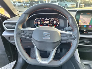 SEAT Leon TSI 204pk DSG Hybrid PHEV FR (Pano,Trekhaak,Camera,Virtual) / 17
