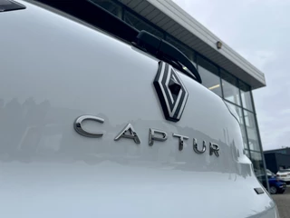 Renault Captur 1.6 E-Tech Full Hybrid 145 Techno  | Stoel+Stuurverwarming | Climate Control | Draadloze Telefoonlader | Camera + Sensoren | Two-Tone | Apple CarPlay/Android Auto / 43