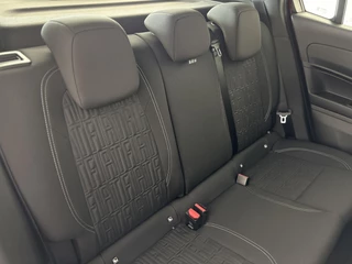 Fiat 600 1.2 Hybrid Urban | Apple-Android | Parkeersensor achter | Cruise control / 11