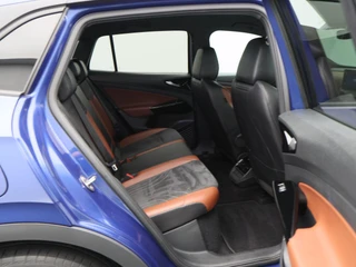 Volkswagen ID.4 Pro Performance 77 kWh 204 Pk | Stoel/Stuurverwarming | Adaptive cruise | Camera | CarPlay | 54.397 Km !! / 35