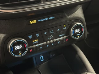 Ford Focus 1.0 EcoBoost Titanium Business TREKHAAK ECC CARPLAY NAVI CRUISE LM. / 38