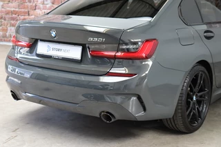 BMW 3 Serie Sedan 330i High Executive M Sport Pakket Automaat  / Live Cockpit Professional / Schuif-/kanteldak / M Sportremsysteem / Leder / Shadow Line / 19 Inch / Extra Getint Glas / Stoelverwarming / Climate Control / Parkeersensoren voor+achter / Stuurwiel Verwambaar / Hifi / 6