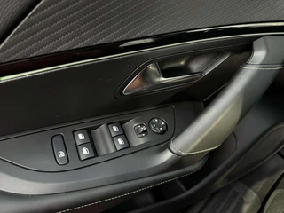 Peugeot 2008 1.2 PureTech GT-Line / 23