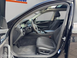 BMW 5-serie Touring 530i xDrive / Panoramadak / M-sport / 6