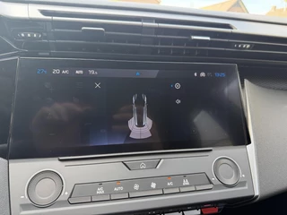 Peugeot e-308 SW Style EV 54 kWh | Demo Auto | Tot 8 jaar Garantie | Tot 420 Km WLTP | Navigatie via Telefoon | Warmtepomp | 18" Lichtmetalen Velgen | Adaptieve Cruise Control met Drive Assist | Full LED Verlichting | Climate Control | DAB Radio | Apple Carplay/Android Auto. / 24