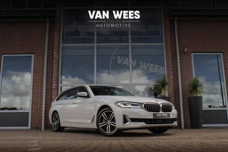 BMW 5-serie Touring 540i xDrive High Executive Luxury-Line | 1e eigenaar | Achterasbesturing | Cruise control adaptief | Apple carplay | Adaptief LED | DAB | Panoramadak | HiFi audio / 2