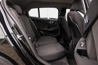 BMW 1-serie 116d F40 Executive Edition | 1e eigenaar | NL Auto | HiFi audio | DAB | LED | Apple Carplay | Rijstrooksensor | Cruise control | Climate control | Sportstuur | Active Guard Plus / 19
