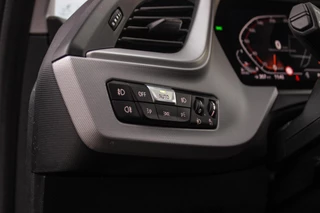 BMW 1-serie 116d F40 Executive Edition | 1e eigenaar | NL Auto | HiFi audio | DAB | LED | Apple Carplay | Rijstrooksensor | Cruise control | Climate control | Sportstuur | Active Guard Plus / 37