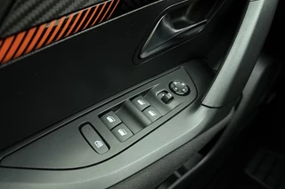 Peugeot 2008 1.2 PureTech Active Cruise Control l Airco l Apple Carplay/Android Auto l Parkeersensoren l Centrale Deurvergrendeling l Elektrische ramen l Elektrisch Verstelbare Spiegels / 20
