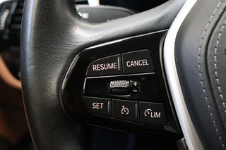 BMW 5 Serie Touring 520i High Executive Luxury Line Automaat  / Live Cockpit Professional / Laser Light / Cruise Control / Achteruitrijcamera / Stoelverwarming / Climate Control / Comfort Stoelen / Parking Assistant / 18 Inch / 34