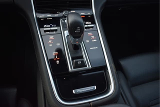 Porsche Panamera 4 Sport Turismo 3.0 Turbo Open dak | Keyless | Luchtvering | Carplay | Mem.stoelen | Softclose | 4x stoelverwarming | Bose | Full LED | 21" / 24